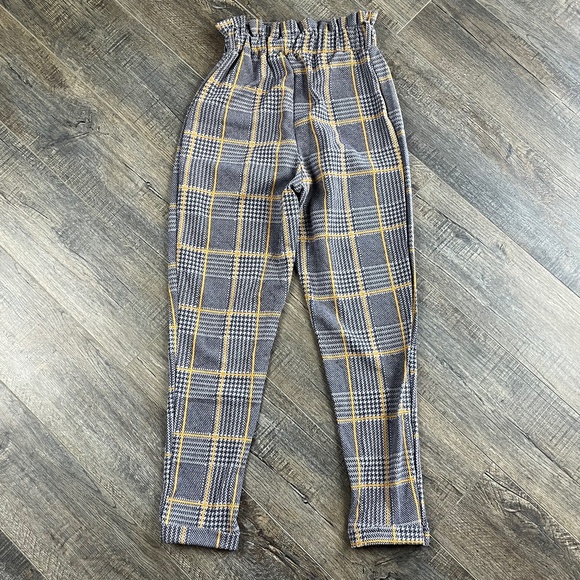 Boohoo Gray & Yellow Plaid Slacks Pants ((size 4)) - Picture 1 of 6